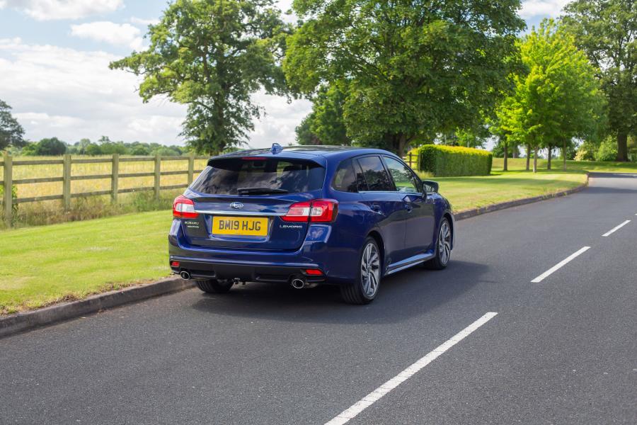  Subaru Levorg GT 2017 года  (UK) (фото 11 из 12)